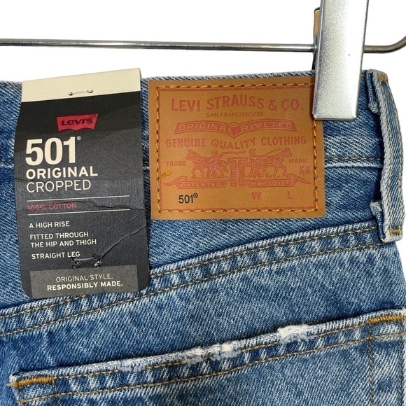Levi's 501 Original Cropped Lightly Distressed Jeans 25x30 NWT - Picture 5 of 11